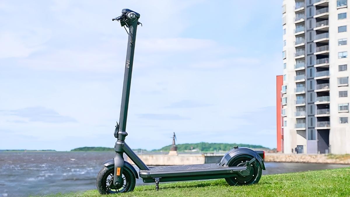 VMAX VX2 Pro GT How the Long Range Commuter Scooter Crushes the Sub $1K Market