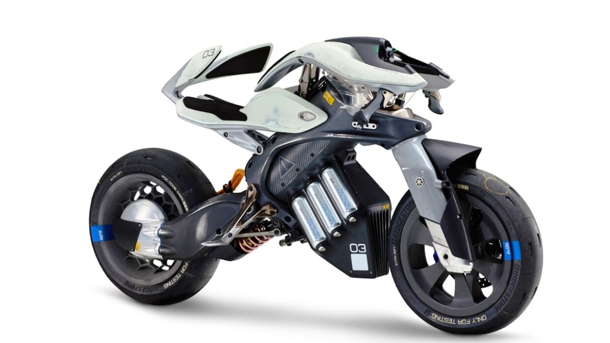 Yamaha Motoroid vs MWC 4 Concept Bikes Redefining Technology and Performance