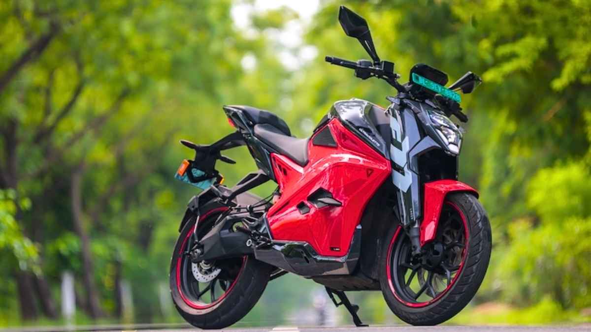 Ultraviolette F77 SuperStreet 2026 Review Real World Ride Experience and Performance Test